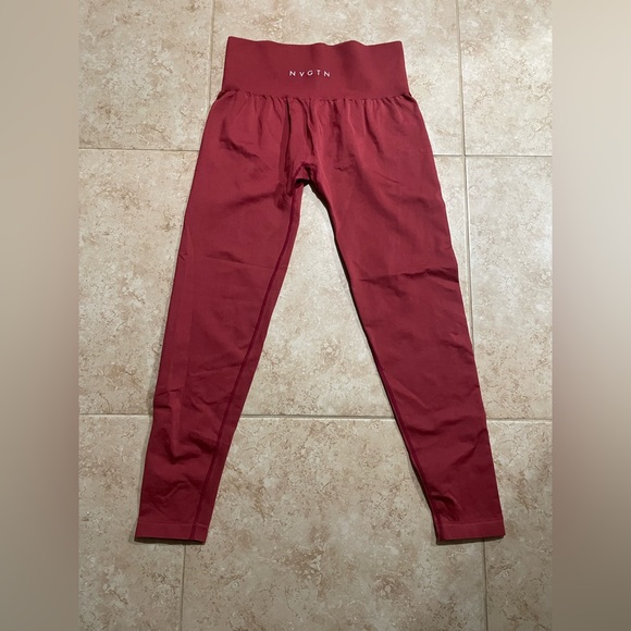 NVGN Carmine Solid Seamless Leggings Size Large Women’s LIKE NEW WORN TO TRY ON - Picture 2 of 4